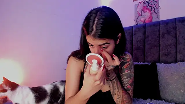 Snapshot of Alice_woodville chatting on 03-17-25, 05:16 Alice woodville online show from 03-17-25, 05:16