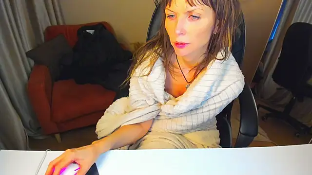 Elizabe th online show from 01-22-25, 07:03