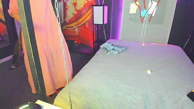 Elizabe th online show from 02-18-25, 03:31