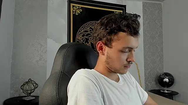 Desmon Clark online show from 01-30-25, 01:22