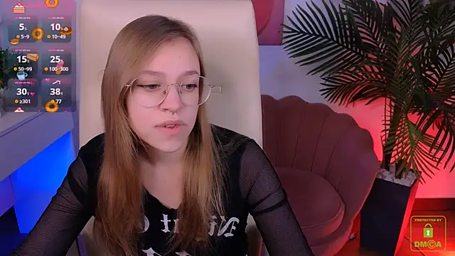 Snapshot of LayriantaVee chatting on 01-28-25, 07:11 LayriantaVee online show from 01-28-25, 07:11