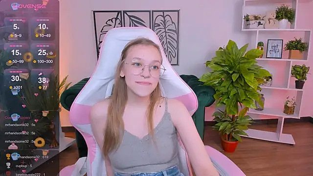 Snapshot of LayriantaVee chatting on 02-02-25, 10:24 LayriantaVee online show from 02-02-25, 10:24