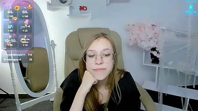 Snapshot of LayriantaVee chatting on 02-03-25, 10:03 LayriantaVee online show from 02-03-25, 10:03