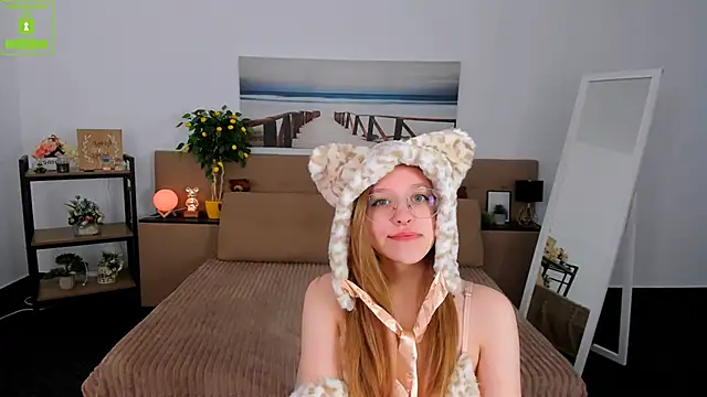 Snapshot of LayriantaVee chatting on 03-03-25, 07:10 LayriantaVee online show from 03-03-25, 07:10