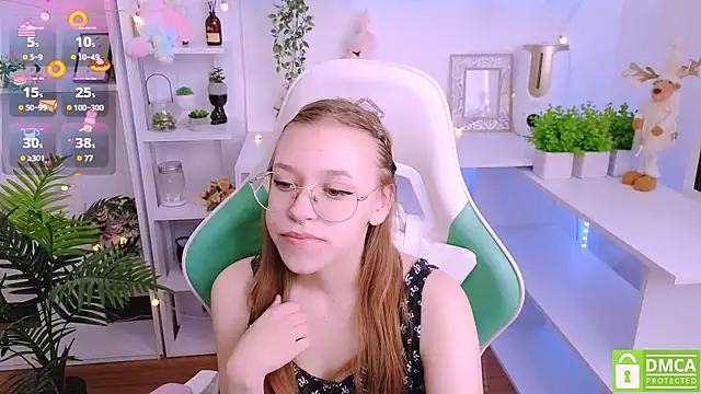 Snapshot of LayriantaVee chatting on 03-19-25, 07:07 LayriantaVee online show from 03-19-25, 07:07