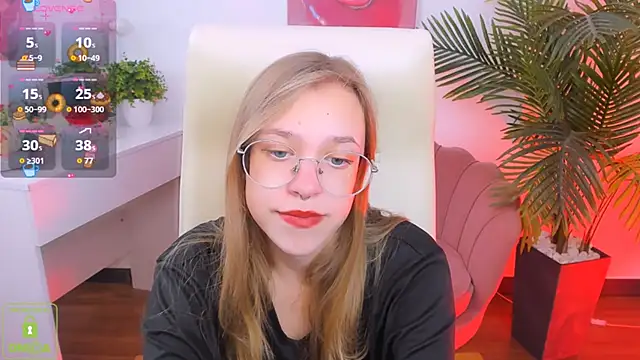 Snapshot of LayriantaVee chatting on 09-11-25, 06:13 LayriantaVee online show from 09-11-25, 06:13