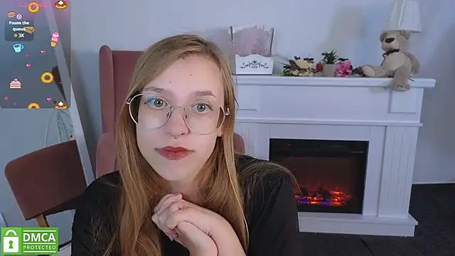 Snapshot of LayriantaVee chatting on 09-12-25, 06:02 LayriantaVee online show from 09-12-25, 06:02