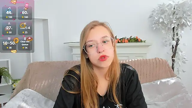 Snapshot of LayriantaVee chatting on 09-13-25, 06:02 LayriantaVee online show from 09-13-25, 06:02