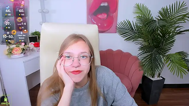 Snapshot of LayriantaVee chatting on 09-15-25, 06:02 LayriantaVee online show from 09-15-25, 06:02