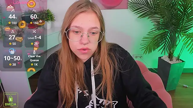 Snapshot of LayriantaVee chatting on 10-08-25, 06:22 LayriantaVee online show from 10-08-25, 06:22