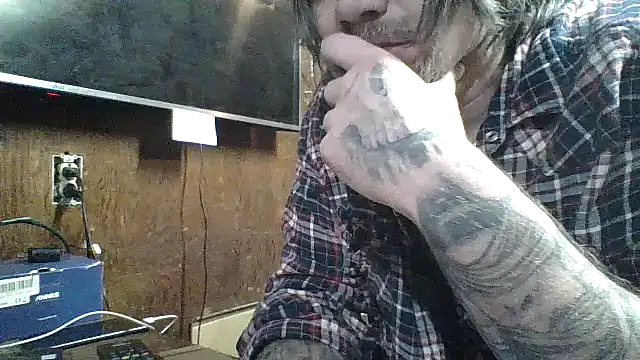 Snapshot of clitstitsandbongrips chatting on 12-15-24, 10:26 clitstitsandbongrips online show from 12-15-24, 10:26