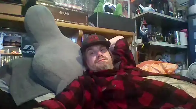 Snapshot of clitstitsandbongrips chatting on 01-08-25, 04:22 clitstitsandbongrips online show from 01-08-25, 04:22