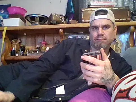 Snapshot of clitstitsandbongrips chatting on 02-21-25, 06:04 clitstitsandbongrips online show from 02-21-25, 06:04