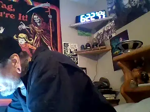 Snapshot of clitstitsandbongrips chatting on 03-20-25, 05:58 clitstitsandbongrips online show from 03-20-25, 05:58