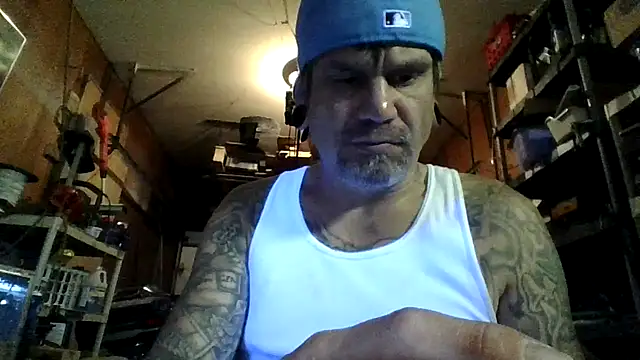 Snapshot of clitstitsandbongrips chatting on 09-11-25, 10:04 clitstitsandbongrips online show from 09-11-25, 10:04