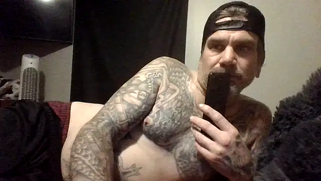 Snapshot of clitstitsandbongrips chatting on 09-17-25, 10:39 clitstitsandbongrips online show from 09-17-25, 10:39