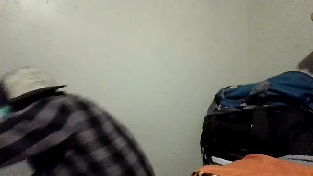 Snapshot of clitstitsandbongrips chatting on 09-29-25, 01:49 clitstitsandbongrips online show from 09-29-25, 01:49