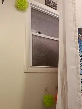 Snapshot of clitstitsandbongrips chatting on 09-30-25, 03:00 clitstitsandbongrips online show from 09-30-25, 03:00