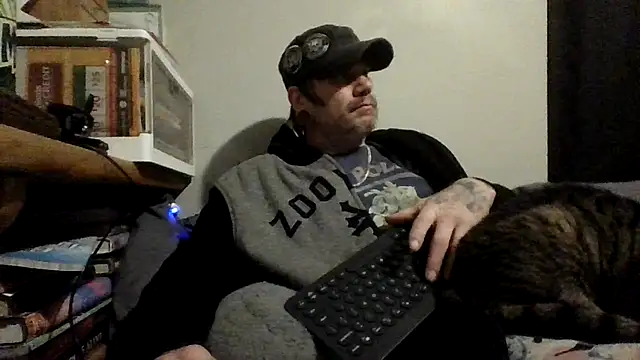 Snapshot of clitstitsandbongrips chatting on 11-12-25, 11:21 clitstitsandbongrips online show from 11-12-25, 11:21