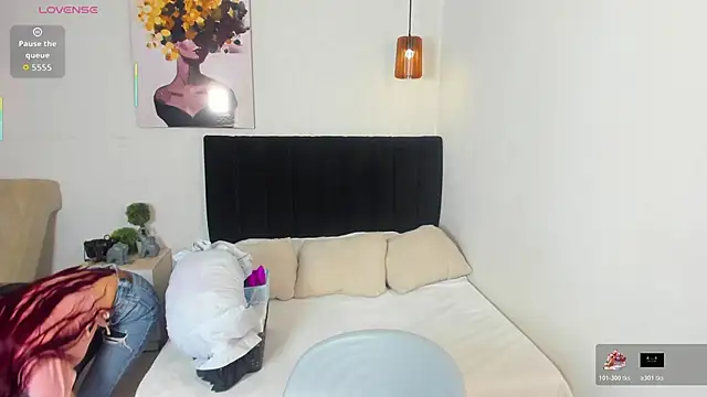 Scarlett  bell online show from 10-27-25, 01:15