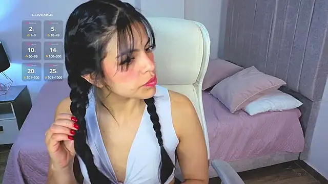 Eliie Ruizz online show from 01-10-26, 04:36