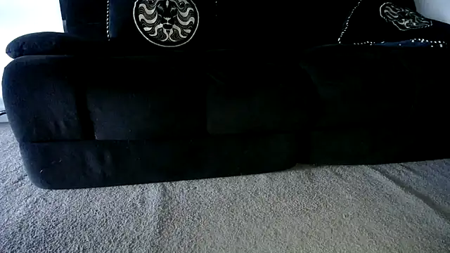 Niquitasparkles online show from 11-30-25, 03:54