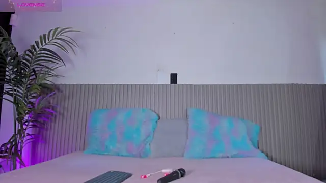 valentina lux online show from 06-04-26, 07:09
