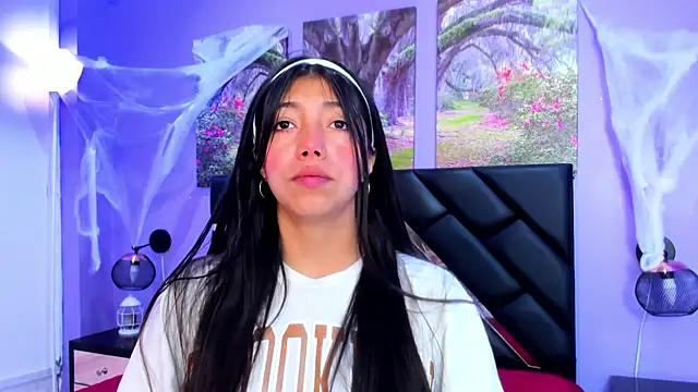 KimberlyVillaLobos online show from 10-21-25, 11:33