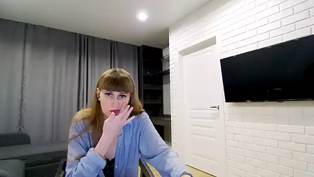 Daniella Lorente online show from 12-14-25, 10:14