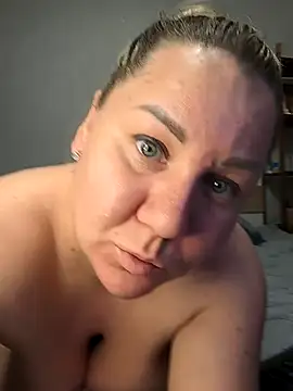 Anna Curvy online show from 04-17-26, 04:37