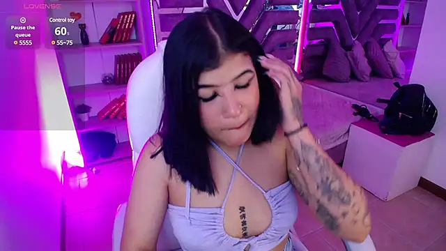 AliceWalker 11 online show from 02-04-25, 09:41