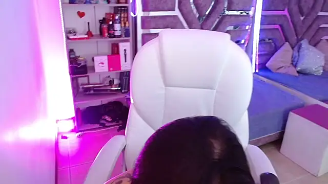 AliceWalker 11 online show from 12-03-25, 07:01