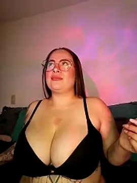 Snapshot of soofy__ chatting on 06-19-26, 05:23 soofy online show from 06-19-26, 05:23