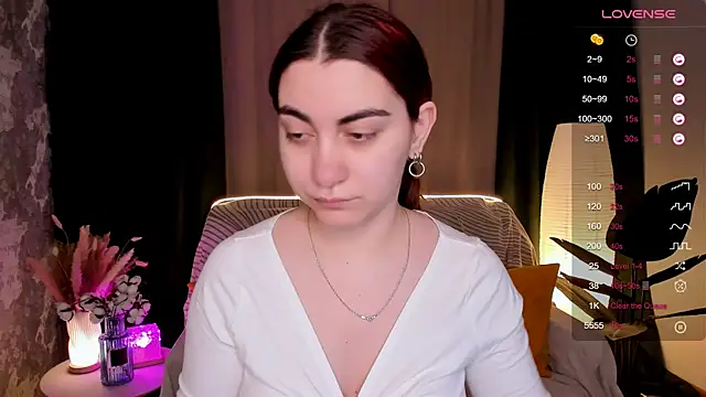 hannacheekss  online show from 02-06-26, 01:54