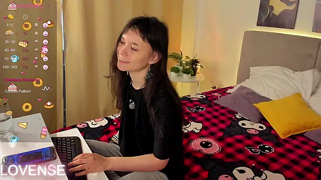 Emily Strikeee online show from 02-08-26, 09:56