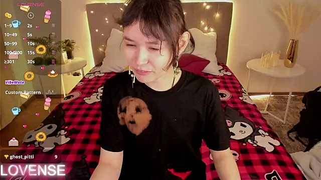 Emily Strikeee online show from 04-12-26, 01:32