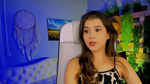 Snapshot of EvaThopson chatting on 10-15-25, 08:58 EvaThopson online show from 10-15-25, 08:58