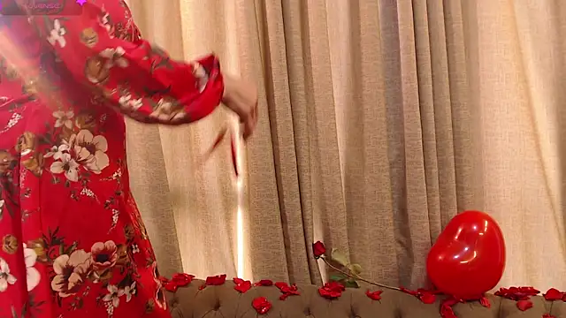 JennieRosse online show from 02-14-25, 01:18