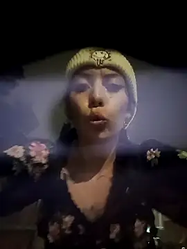 Snapshot of Tefannyy_ chatting on 03-13-25, 12:27 Tefannyy online show from 03-13-25, 12:27