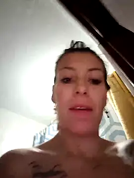 Snapshot of Tefannyy_ chatting on 03-13-25, 02:55 Tefannyy online show from 03-13-25, 02:55