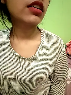 Snapshot of EACH_555 chatting on 11-28-25, 02:42 EACH 555 online show from 11-28-25, 02:42