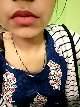 Snapshot of EACH_555 chatting on 12-13-25, 07:53 EACH 555 online show from 12-13-25, 07:53