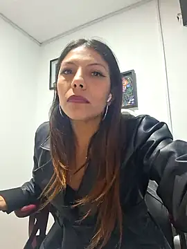 Selenakyle92  online show from 12-24-24, 12:44