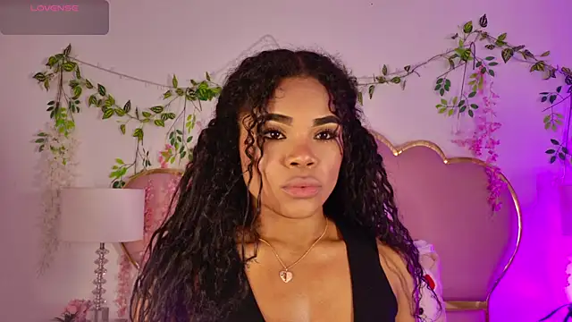 Snapshot of NahiaraReina chatting on 05-07-26, 01:49 NahiaraReina online show from 05-07-26, 01:49
