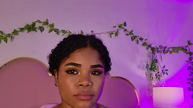 NahiaraReina online show from 05-24-26, 01:49