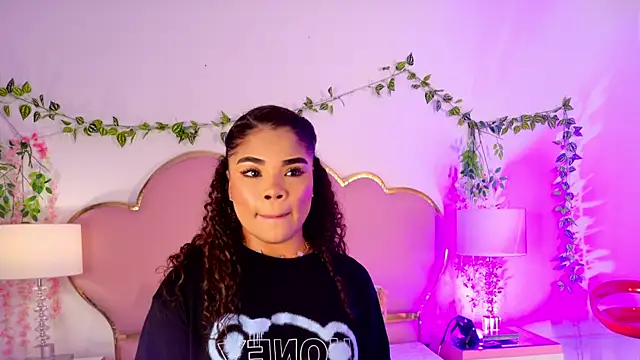 NahiaraReina online show from 07-24-26, 01:31