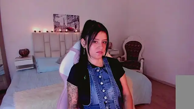 yenny garcia online show from 07-23-26, 06:17