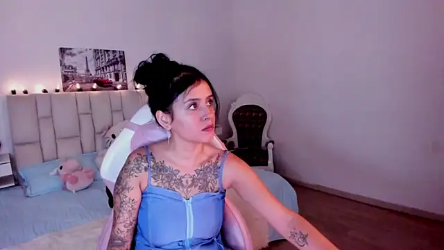 yenny garcia online show from 07-25-26, 06:49