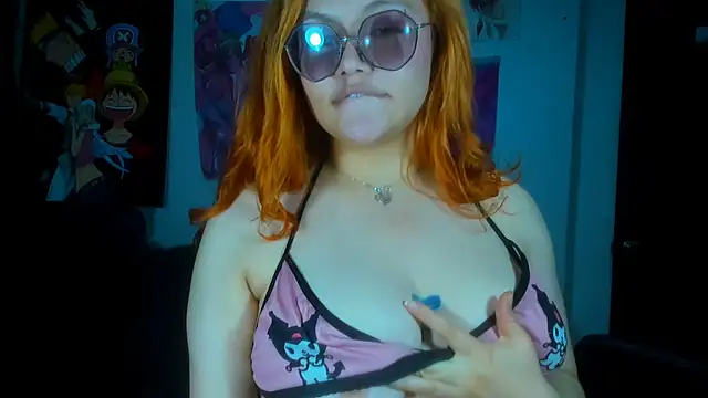 Snapshot of Lily_stone04 chatting on 02-19-25, 08:33 Lily stone04 online show from 02-19-25, 08:33