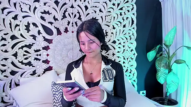 Snapshot of Mindy_sweety chatting on 03-27-26, 01:11 Mindy sweety online show from 03-27-26, 01:11